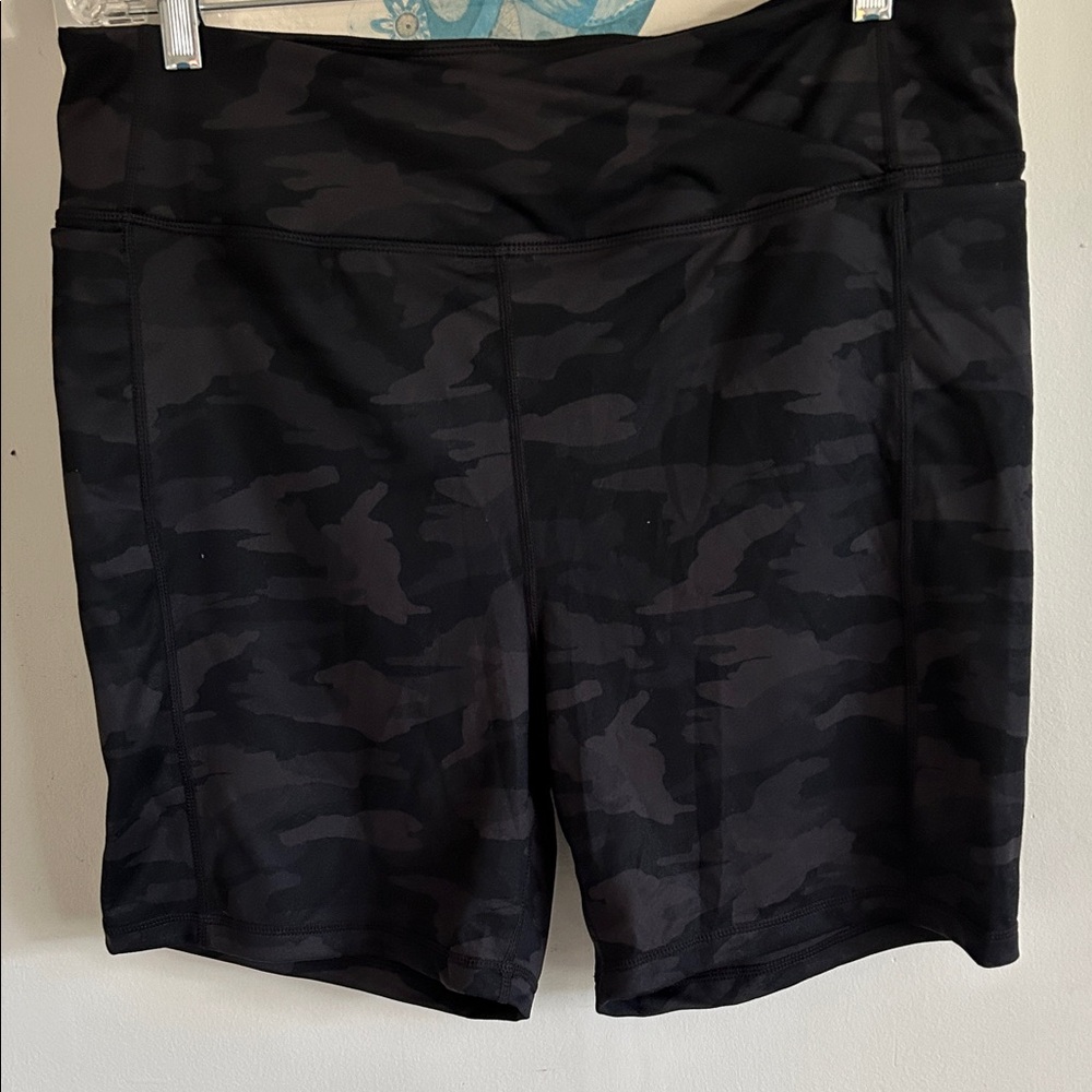 NWOT Danskin black camo biker shorts NWOT
